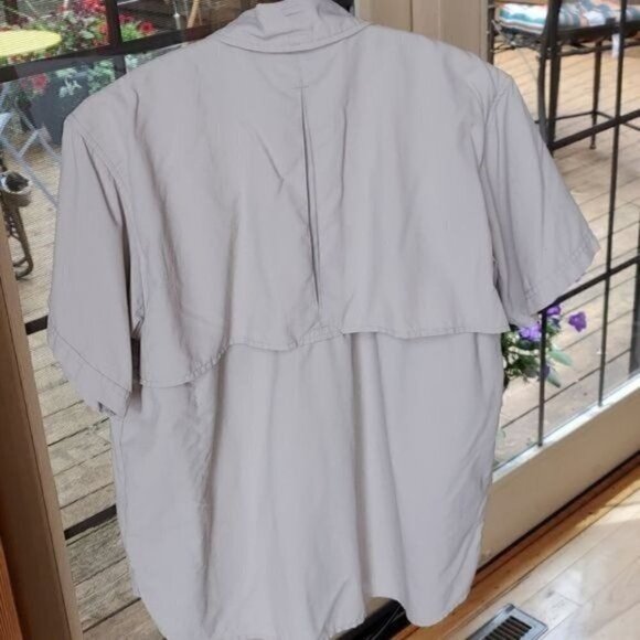 Columbia Embroidered Sporting UPF 60 Vented Pocket Casual Button Down Sz S Shirt - Picture 4 of 10